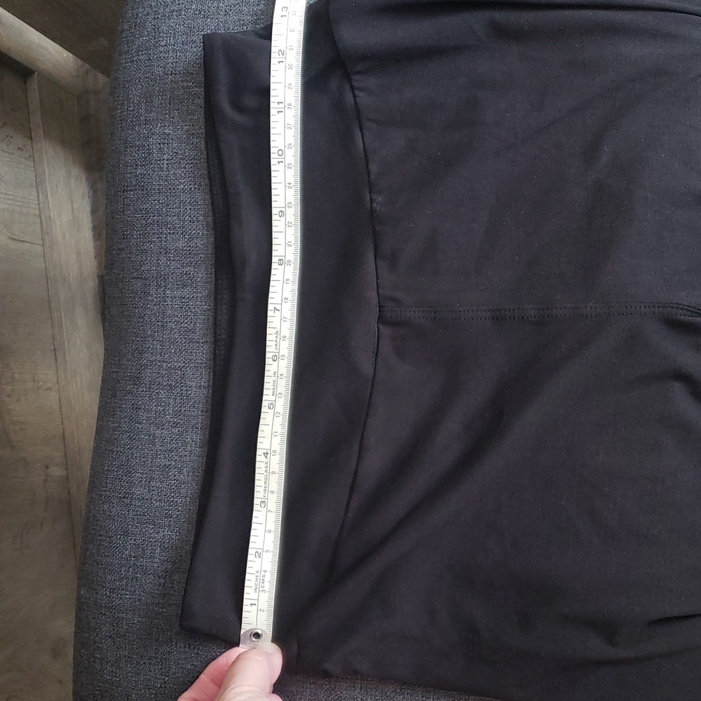 MalvinA black capri leggings One Size fits most EUC - Picture 6 of 6
